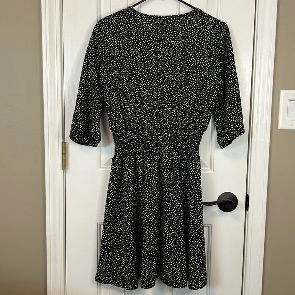 SHEIN Women’s Size S/M (6) V-Neck Black & White Smocked Dress - Picture 2 of 4